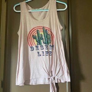 Tank top “Desert Life” with tie bottom.